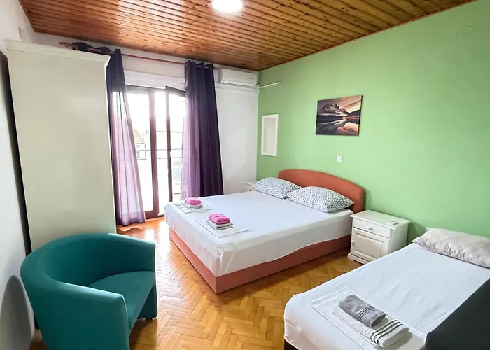 Pensión Kuba Makarska